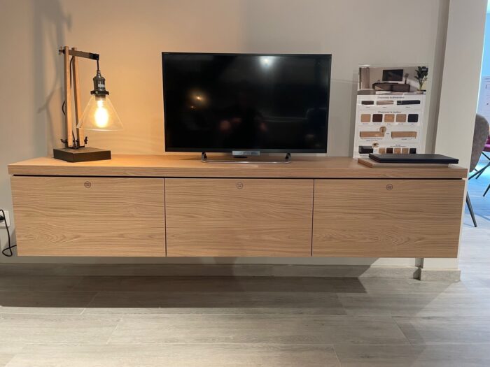 Meuble TV suspendu – Image 1